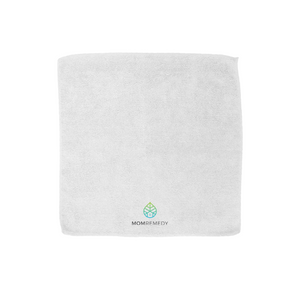 Single microfiber cleaning cloth white.